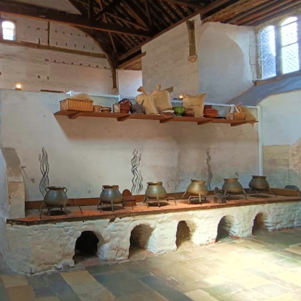 Plik:Kuchnia w Hampton Court SG.jpg